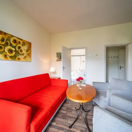 By La Perla Guest house Ascona