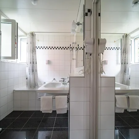 By La Perla 3* Ascona